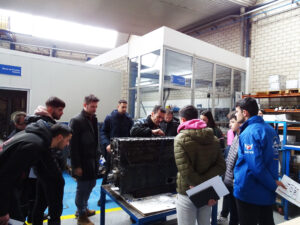 Los alumnos de FP en Automoción conocen el taller de la mano de Jose Antonio Moratalla- AC Monedero, 2023